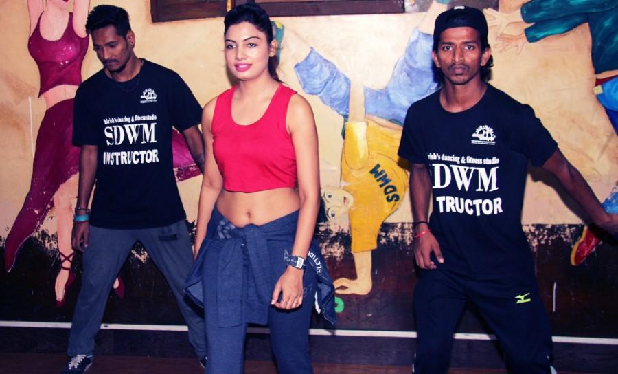 Actress Avani Modi of Madhur Bhandarkar's 'Calendar Girls' fame recently attended a brand new fitness regime known as 'Bokwa' at dance and fitness expert Shirish Thakkar's SDWM studio located in Juhu, Mumbai. Avani Modi,actress Avani Modi,bokwa,fitness expert shirish thakkar,Calendar Girls,Shirish Thakkar's SDWM studio,Shirish Thakkar