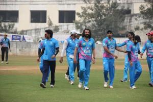 Mumbai Heroes,CCL,CCL 2016,CCL Practice Session,Riteish Deshmukh,Bobby Deol,Shabbir Ahluwalia,Sameer Kochhar,Kabir Sadanand,Vatsal Seth,Jay Bhanushali,Indraneel,Saaqib Saleem,Mumbai Heroes Practice Session,Mumbai Heroes players,Celebrity Cricket League