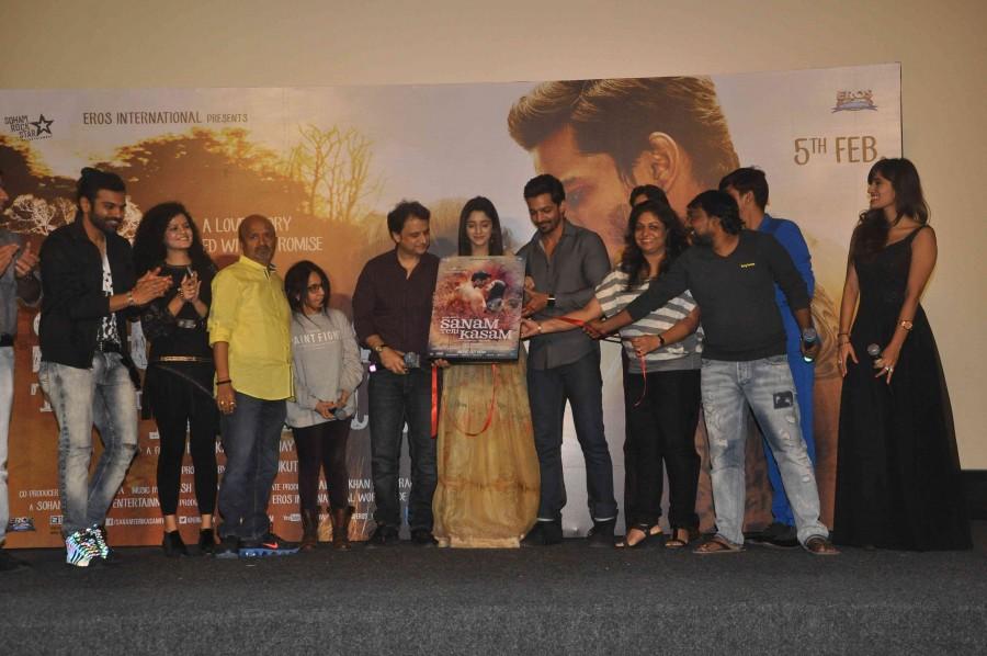 The music was released in the presence of the film's lead pair Harshvardhan Rane and Mawra Hocane. Sanam Teri Kasam,Sanam Teri Kasam Music Launch,Sanam Teri Kasam audio Launch,Harshvardhan Rane,Mawra Hocane,Himesh Reshammiya,Radhika Ra,Vinay Sapru,Sanam Teri Kasam Music Launch pics,Sanam Teri Kasam Music Launch images,Sanam Teri Kasam Music Launch phot