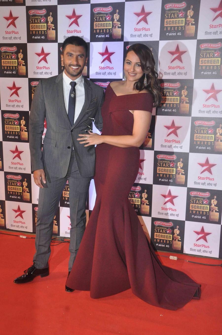 Ranveer, Amitabh, Akshay, Sonam, Sonakshi at 22nd Annual Star Screen Awards 2015. 22nd Annual Star Screen Awards 2015,22nd Annual Star Screen Awards,Annual Star Screen Awards,Annual Star Screen