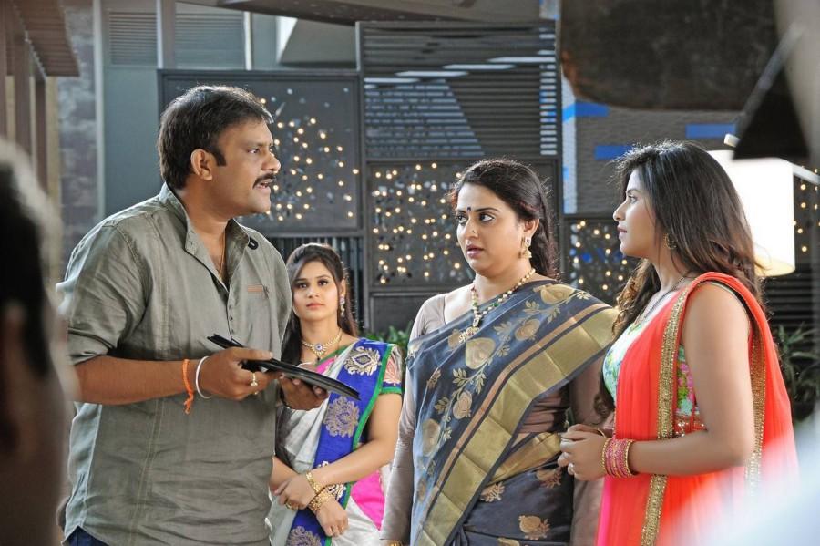 Dictator is an upcoming Telugu film directed by Sriwass and produced by Eros International and Sriwass under Vedhaaswa Creations banner. Starring Nandamuri Balakrishna, Anjali and Sonal Chauhan in the lead role. Dictator,Dictator movie stills,Nandamuri Balakrishna,Anjali,Sonal Chauhan,Balakrishna,Dictator movie pics,Dictator movie images,Dictator movie photos