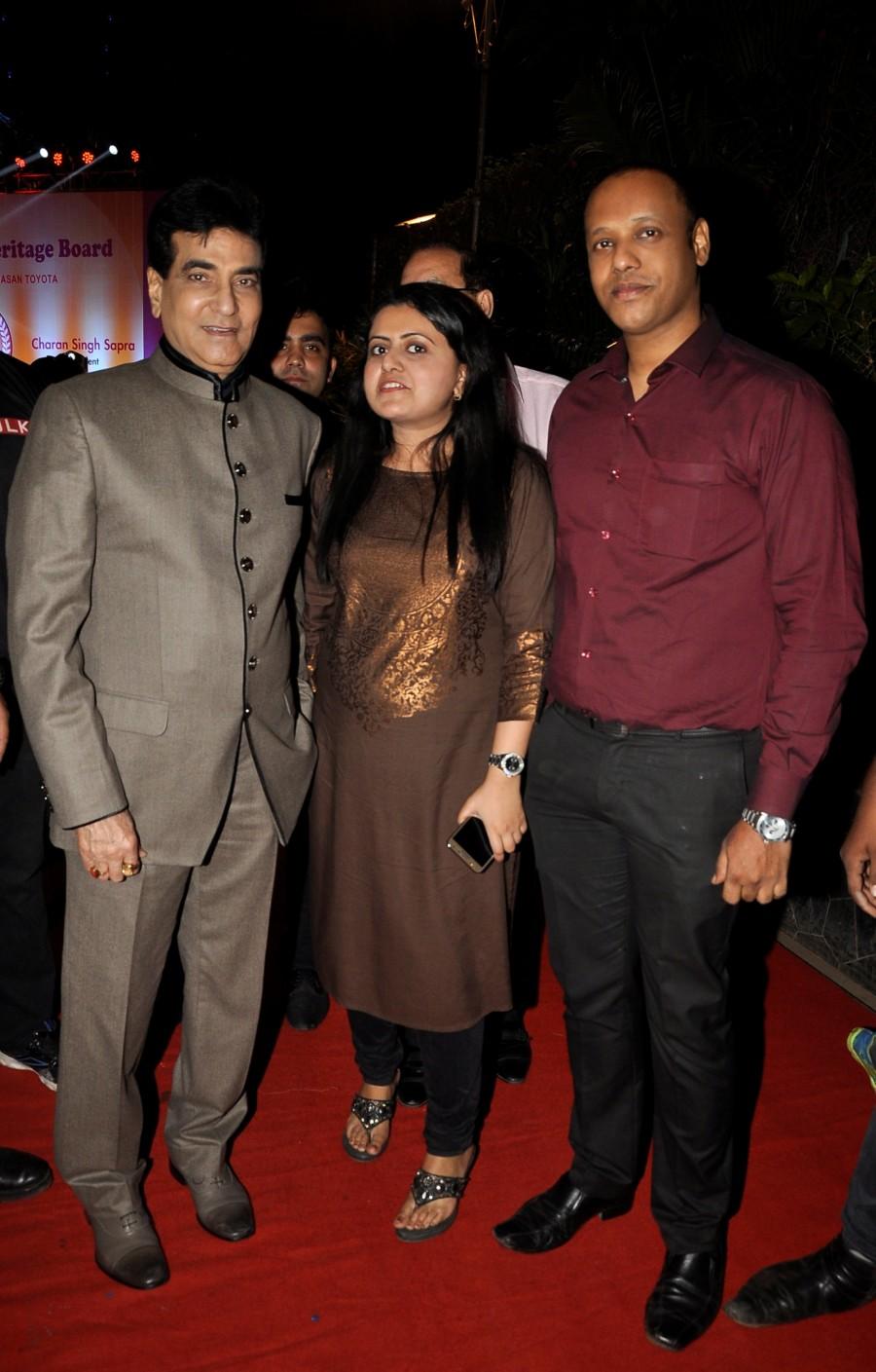 Lohri festival is around the corner and seen are the Bollywood and television celebrities gearing up for the festive day. Lohri Di Raat,Lohri festival,Lohri,Lohri celebration,Jeetendra,Ranjeet,Ronit Roy,Pankaj Dheer,Mukesh Rishi