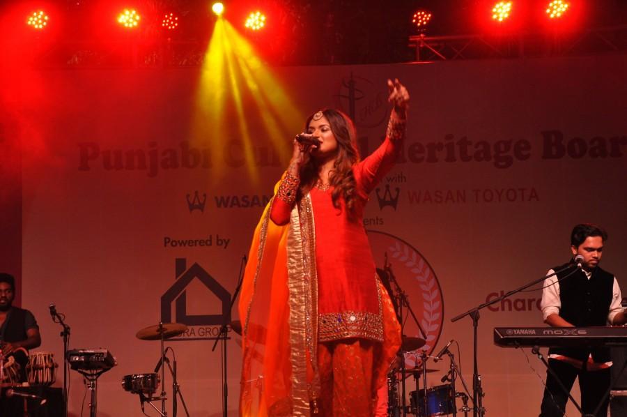 Lohri festival is around the corner and seen are the Bollywood and television celebrities gearing up for the festive day. Lohri Di Raat,Lohri festival,Lohri,Lohri celebration,Jeetendra,Ranjeet,Ronit Roy,Pankaj Dheer,Mukesh Rishi