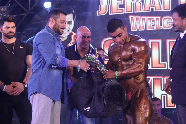 Bollywood actor Salman Khan attends specially abled Athletes, Body Building competition at BodyPower Expo, in Mumbai. Salman Khan,actor Salman Khan,Salman Khan attends bodybuilding competition,Salman Khan at bodybuilding competition,BodyPower Expo,Body Building competition,Salman Khan At Specially Disabled Body Building
