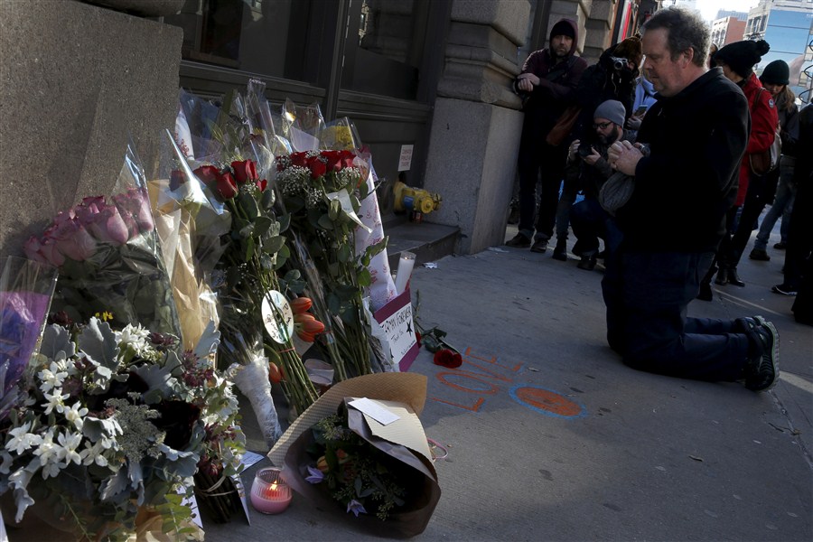 Fans pay tribute to David Bowie, the man who fell to Earth. David Bowie,tribute to David Bowie,Fans pay tribute to David Bowie,Singer David Bowie,david bowie died,david bowie cancer