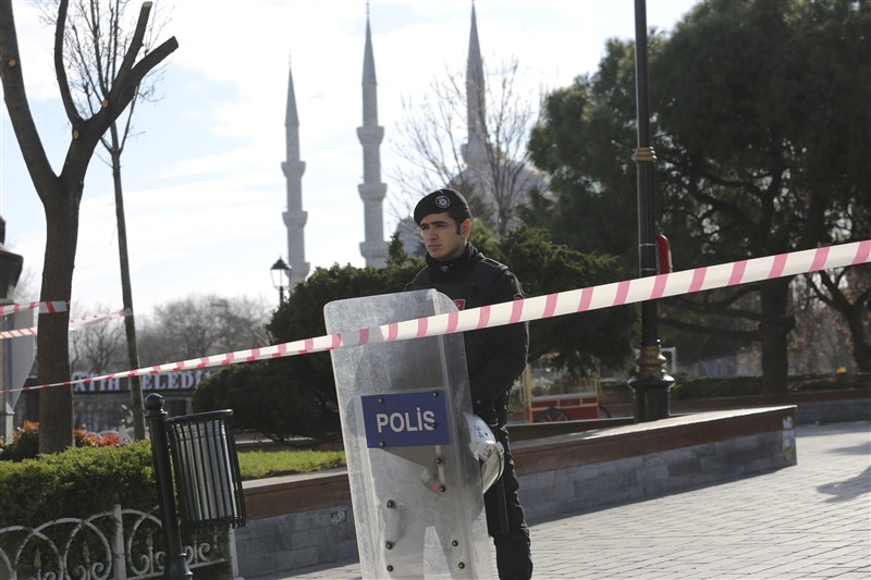 Ten people were killed and fifteen others were wounded after a large explosion rocked a central Istanbul square on Tuesday, a statement from the Istanbul governor's office said. Major explosion at Istanbul,Istanbul,Istanbul explosion,Istanbul attack,Istanbul square,explosion,blast