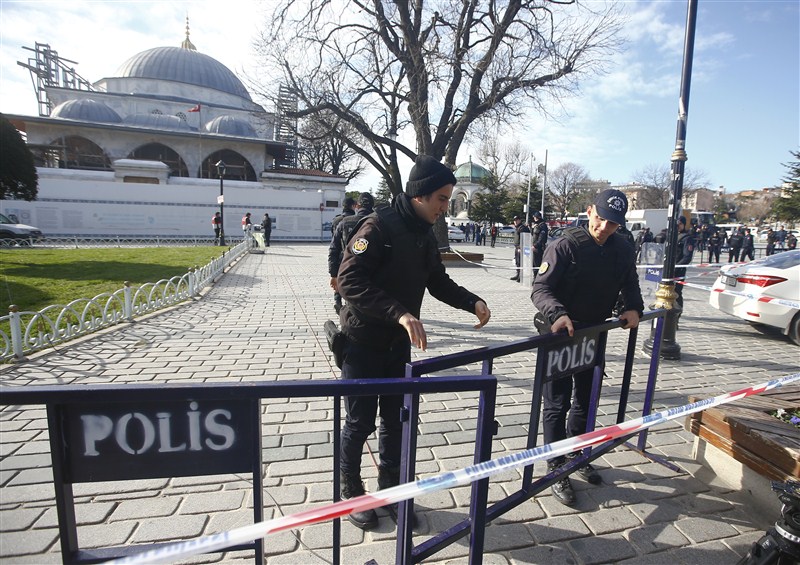 Ten people were killed and fifteen others were wounded after a large explosion rocked a central Istanbul square on Tuesday, a statement from the Istanbul governor's office said. Major explosion at Istanbul,Istanbul,Istanbul explosion,Istanbul attack,Istanbul square,explosion,blast