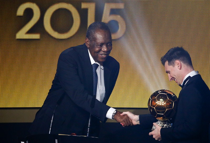 Lionel Messi won an unprecedented fifth FIFA Ballon d'Or award, given to the footballer of the year, at a gala ceremony on Monday, ending his great rival Cristiano Ronaldo's two-year hold on football's top individual prize. Lionel Messi,fifth FIFA Ballon d'Or award,Ballon d'Or award,footballer of the year,gala ceremony,Cristiano Ronaldo