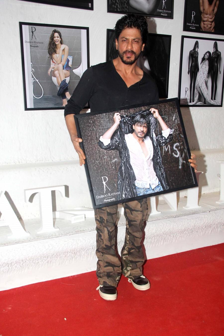 And finally the most awaited calendar of ace photographer Dabboo Ratnani for the year 2016 is here. Shah Rukh Khan,Sunny Leone,Alia Bhatt,Dabboo Ratnani's 2016's calendar launch,Dabboo Ratnani calendar launch,Dabboo Ratnani,Athiya Shetty,Elli Avram,Lisa Haydon,Madhavan,Rekha