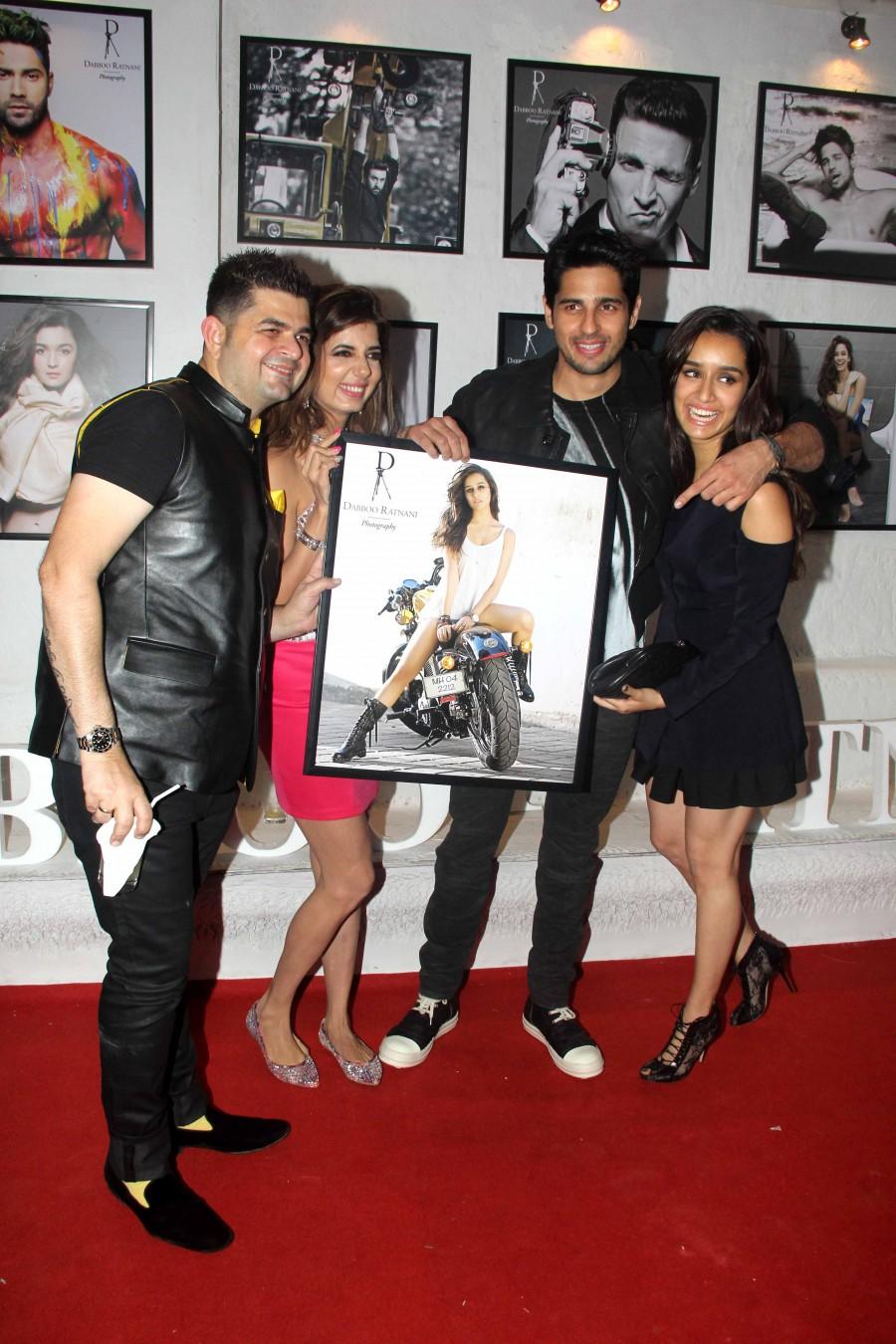 And finally the most awaited calendar of ace photographer Dabboo Ratnani for the year 2016 is here. Shah Rukh Khan,Sunny Leone,Alia Bhatt,Dabboo Ratnani's 2016's calendar launch,Dabboo Ratnani calendar launch,Dabboo Ratnani,Athiya Shetty,Elli Avram,Lisa Haydon,Madhavan,Rekha