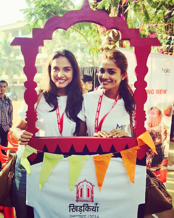 Filmmakers Imtiaz Ali and Vikas Bahl inaugurated the maiden edition of the Khidkiyan Theatre Festival. Imtiaz Ali,Vikas Bahl,Imtiaz Ali,Vikas Bahl inaugurate theatre fest,Theatre Festival,Khidkiyaan Theatre Festival,Khidkiyan Theatre Festival,Khidkiyan