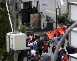 Bombs at Indonesian capital,gunfire at Indonesian capital,Bombs and gunfire rock Indonesian capital,explosions,Jakarta attacks,gunfire,suicide bomber