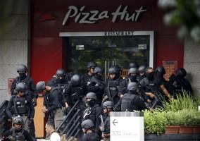 Bombs at Indonesian capital,gunfire at Indonesian capital,Bombs and gunfire rock Indonesian capital,explosions,Jakarta attacks,gunfire,suicide bomber