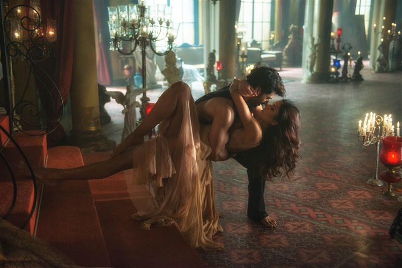 Fitoor is an upcoming romantic drama Bollywood film directed by Abhishek Kapoor and produced by Siddharth Roy Kapur. Starring Aditya Roy Kapur, Katrina Kaif and Tabu in the lead role. Fitoor,Aditya Roy Kapur,Katrina Kaif,Tabu,Pashmina from Fitoor,Pashmina,Fitoor movie stills,Fitoor movie pics,Fitoor movie images,Fitoor movie photos,Fitoor movie pictures