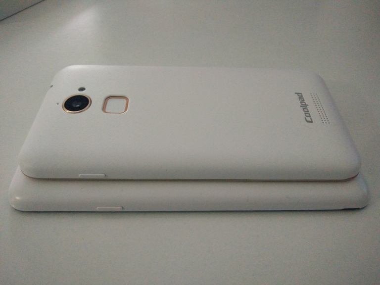 Coolpad launched the Note 3 Lite with an attractive price tag of Rs 6,999 and will be available exclusively on Amazon India starting 28 January. The China-based smartphone maker's latest handset borrows key features such as fingerprint scanner, 3GB RAM and impressive camera from the Note 3 smartphone to challenge other budget devices in the market. Coolpad note 3 vs coolpad note 3 lite,coolpad note 3 photos,coolpad note 3 review,coolpad note 3 lite reveiw,coolpad note 3 lite images,coolpad note 3 lite price,coolpad note 3 lite available,coolpad note 3 lite comparison,coolpad note 3 lite specs,coolpa