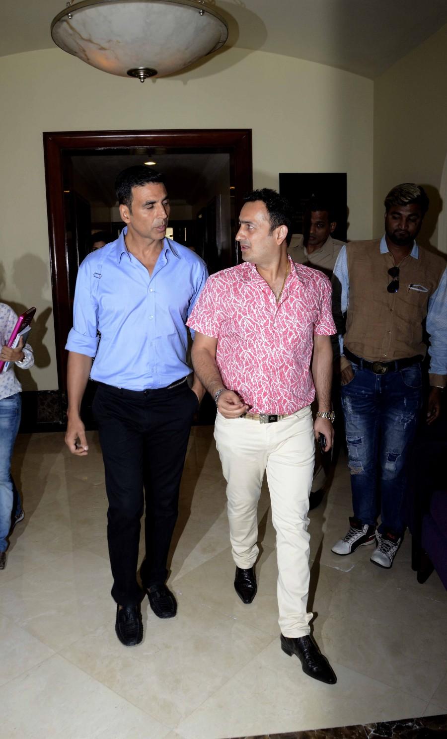 Bollywood actor Akshay Kumar and actress Nimrat Kaur promote their upcoming movie Airlift. Akshay Kumar,Nimrat Kaur,Akshay Kumar promotes Airlift,Nimrat Kaur promotes Airlift,Akshay Kumar and Nimrat Kaur,Airlift,Airlift movie promotion,Airlift movie stills,Airlift movie pics,Airlift movie images,Airlift movie photos,Airlift movie pictures