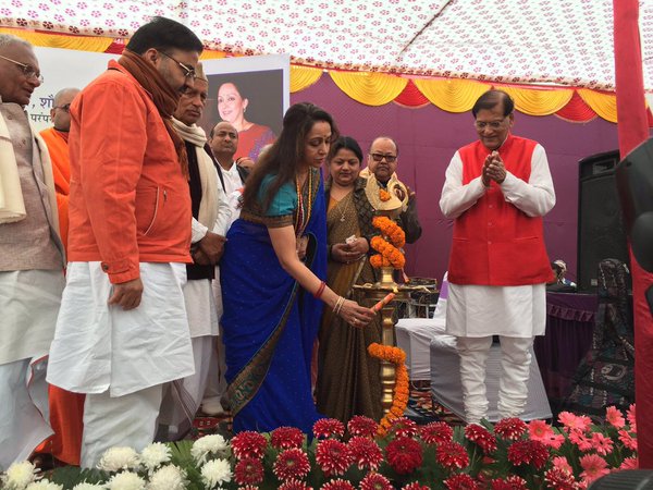 Bharatiya Janata Party MP and actor Hema Malini launches public toilets programme in Mathura. Hema Malini,actress Hema Malini,Hema Malini launches public toilets,Hema Malini launches public toilets programme in Mathura,public toilets,Bharatiya Janata Party MP,BJP MP