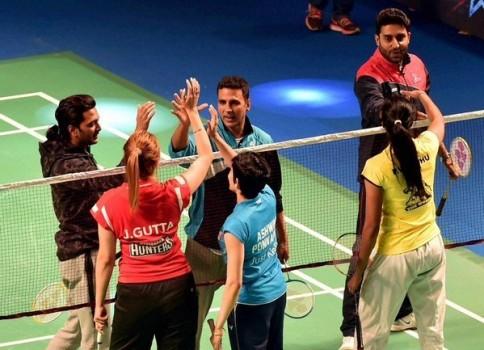 Akshay Kumar, Abhishek Bachchan and Riteish Deshmukh picked up racquets to play a game of badminton during the Premier Badminton League (PBL) final.