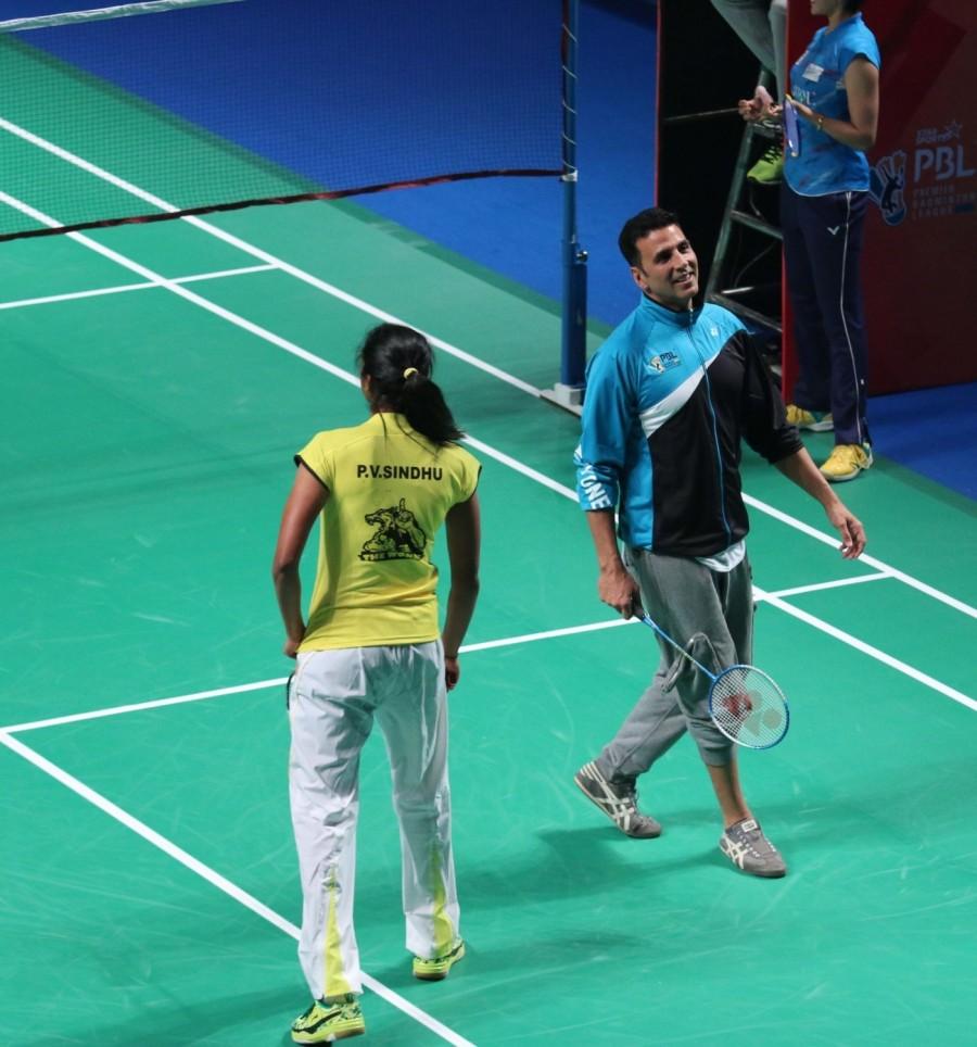 Akshay Kumar, Abhishek Bachchan and Riteish Deshmukh picked up racquets to play a game of badminton during the Premier Badminton League (PBL) final. Akshay Kumar,Abhishek Bachchan,Riteish Deshmukh,PBL Final Match,PBL,Premier Badminton League,Premier Badminton League final,Akshay Kumar,Abhishek Bachchan,Riteish Deshmukh entertain badminton fans