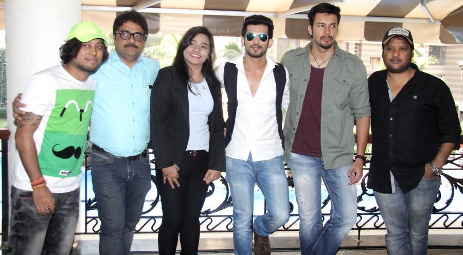 Bollywood movie Direct Ishq prmotion event held at Classic club in Andheri, Mumbai. Direct Ishq,Direct Ishq movie promotion,Direct Ishq promotion,Rajniesh Duggall,Arjun Bijlani,Swati Sharrma,Rajiv Ruia,Vivek Kar,Pradeep Sharma