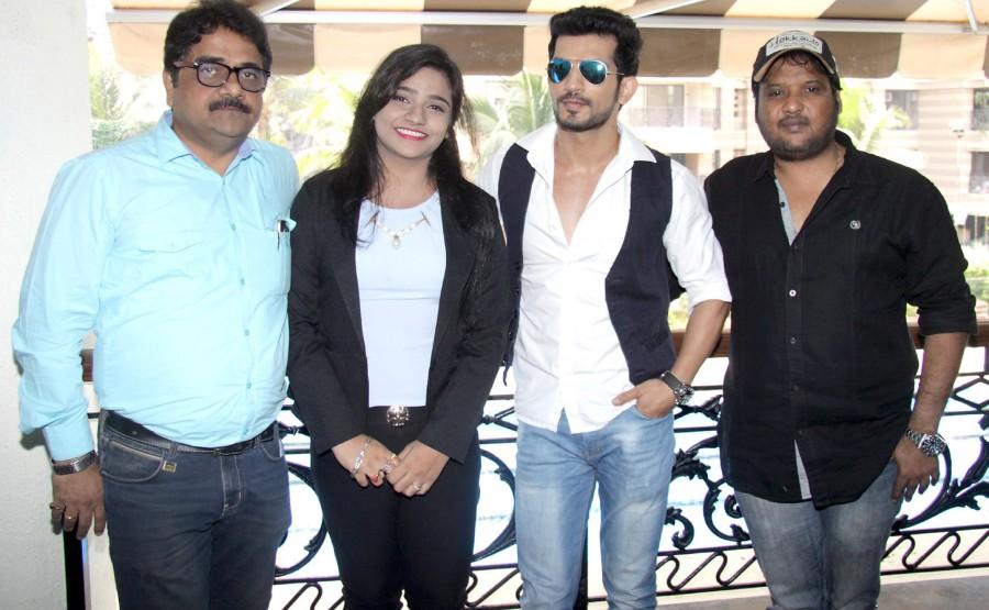 Bollywood movie Direct Ishq prmotion event held at Classic club in Andheri, Mumbai. Direct Ishq,Direct Ishq movie promotion,Direct Ishq promotion,Rajniesh Duggall,Arjun Bijlani,Swati Sharrma,Rajiv Ruia,Vivek Kar,Pradeep Sharma