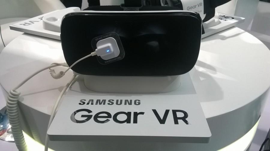 South Korean electronics giant launched its flagship virtual reality headset Gear VR to augment theri entertainment experience. Samsung launches Gear VR headset,Gear VR headset,Gear 2 smartwatch,Gear 2,virtual reality headset,South Korean electronics