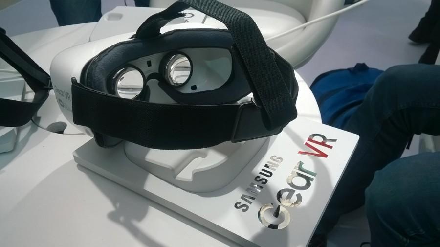 South Korean electronics giant launched its flagship virtual reality headset Gear VR to augment theri entertainment experience. Samsung launches Gear VR headset,Gear VR headset,Gear 2 smartwatch,Gear 2,virtual reality headset,South Korean electronics