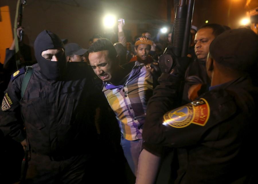 At least 10 people were killed in a blast in Egypt's Giza province, the media reported. Egypt blast,10 killed in Egypt blast,Egypt's Giza province,blast killed ten people,Cairo,anti-government attacks,Sinai peninsula,Ansar Bayt al-Maqdis militant group,Ansar Bayt al-Maqdis,Sinai State,Islamic State,terror attack