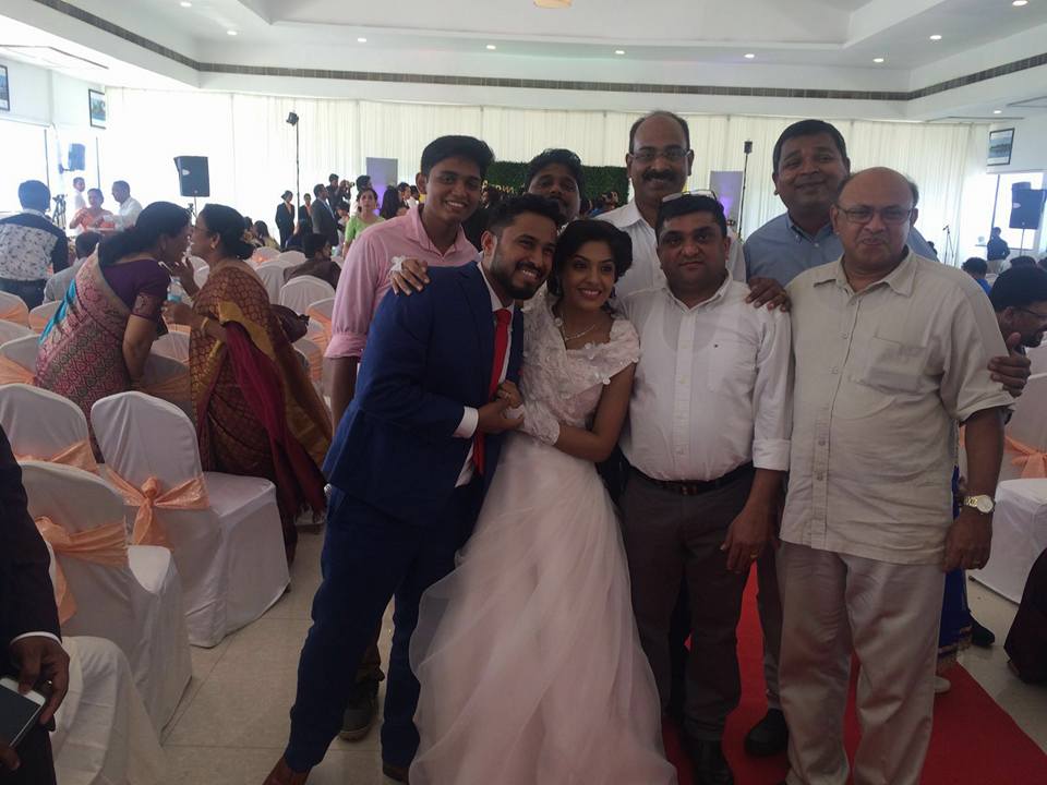 Archana Kavi and Abish Mathew got married on Saturday, 23 January. Archana Kavi,Archana Kavi wedding photos,Abish Mathew wedding pics,archana kavi abish wedding pics