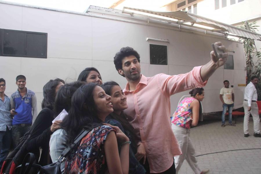 Katrina Kaif and Aditya Roy Kapur at Fitoor movie promotion. Katrina Kaif,Aditya Roy Kapur,Fitoor movie promotion,Fitoor promotion,Katrina Kaif and Aditya Roy Kapur,Fitoor movie promotion pics,Fitoor movie promotion images,Fitoor movie promotion photos,Fitoor movie promotion stills,Fitoor movie promotion pictures,b