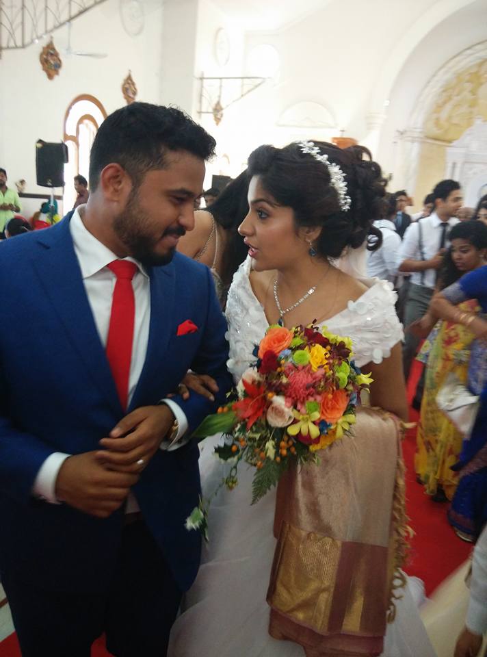 Archana Kavi and Abish Mathew got married on Saturday, 23 January. Archana Kavi,Archana Kavi wedding photos,Abish Mathew wedding pics,archana kavi abish wedding pics