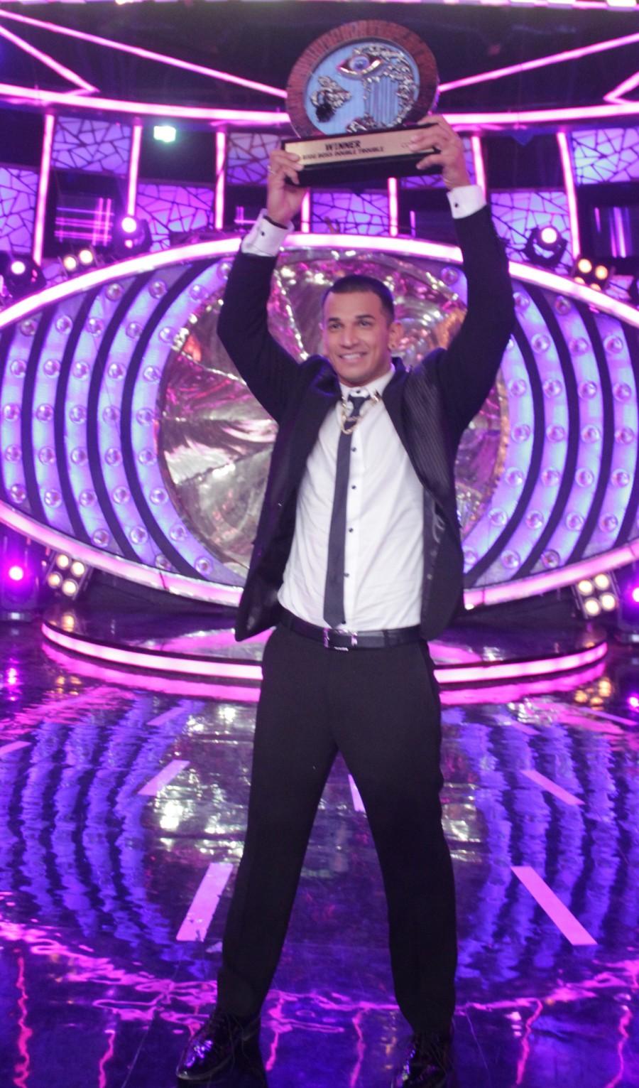 Prince Narula has won reality show Bigg Boss 9,Bigg boss 9 winner,Prince narula,Prince narula bigg boss 9 winner,Bigg Boss 9 grand finale,Mandana Karimi,Prince beats rishabh,Rishabh Sinha,Salman khan,Bigg boss 9 host salman khan,#BB9,#Biggboss9winner,MTV Roadies,Prince Narula Yuvika Chaudh