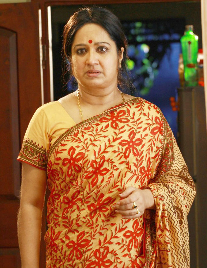 Popular Malayalam film actress Kalpana passed away on Monday in a Hyderabad hotel. Kalpana passes away in Hyderabad,lKalpana passes away,Urvashi,Urvashi sister Kalpana,Kalpana dead,Kalpana hyderabad,actress kalpana death