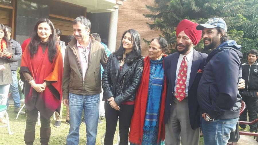 Renowned athlete Milkha Singh had invited Team Saala Khadoos to his house in Chandigarh. Milkha Singh,Saala Khadoos,team Saala Khadoos,Rajkumar Hirani,Madhavan,Ritika Singh,Saala Khadoos promotion,Bollywood movie Saala Khadoos