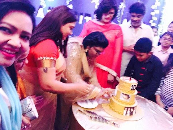 Kushboo Sunder celebrated her daughter Anandita's 13th birthday on 25 January. Kushboo Sunder,Kushboo Sunder daughters,Kushboo Sunder daughter birthday,Kushboo Sunder daughters photos,Anandita,Avantika