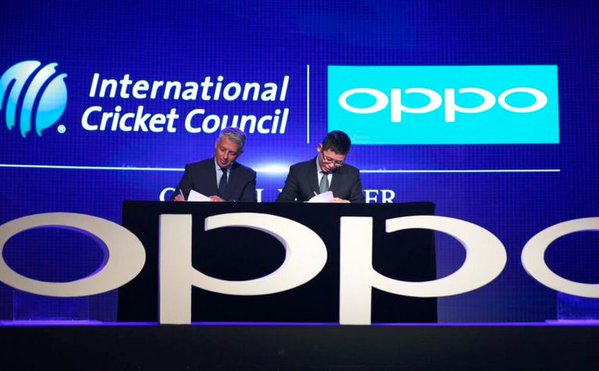 Sky Li, Oppo global vice president and managing director for International Mobile Business, launching a new mobile phone series focused on selfie-driven cameras. Oppo,Oppo selfies,Oppo mobile,selfie-driven cameras,Oppo launches phones made for 'selfies',Oppo launches selfies,Sonam Kapoor,selfie-driven F series,Oppa f Series