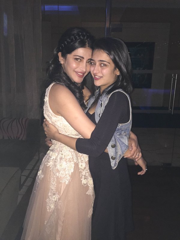 Actress Shruti Haasan, who turned 30 on 28 January, celebrated her birthday with father Kamal Haasan and close friends in Chennai. Kamal Haasan,Tamannaah,Shruthi Hassan Birthday Celebration,Kamal Haasan at Shruthi Hassan Birthday Celebration,Tamannaah at Shruthi Hassan Birthday Celebration,Shruthi Hassan,Shruthi Hassan Birthday Celebration pics,Shruthi Hassan Birthday Celebration ima