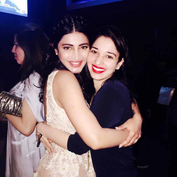Actress Shruti Haasan, who turned 30 on 28 January, celebrated her birthday with father Kamal Haasan and close friends in Chennai. Kamal Haasan,Tamannaah,Shruthi Hassan Birthday Celebration,Kamal Haasan at Shruthi Hassan Birthday Celebration,Tamannaah at Shruthi Hassan Birthday Celebration,Shruthi Hassan,Shruthi Hassan Birthday Celebration pics,Shruthi Hassan Birthday Celebration ima