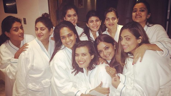 Here are some of the cutest pictures from Arpita Khan Sharma's surprise baby shower. Salman Khan,Arpita Khan Sharma baby shower,Arpita Khan Sharma,Arpita Khan Sharma baby shower pics,Arpita Khan Sharma baby shower images,Arpita Khan Sharma baby shower photos,Arpita Khan Sharma baby shower stills,Arpita Khan Sharma baby shower pictures,Arp