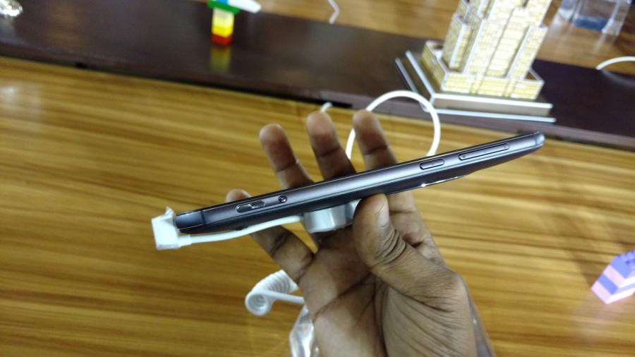 Asus Zenfone Zoom is claimed to be the world's slimmest smartphone to boast 3X Optical Zoom feature Asus Zenfone Zoom,Zenfone Zoom