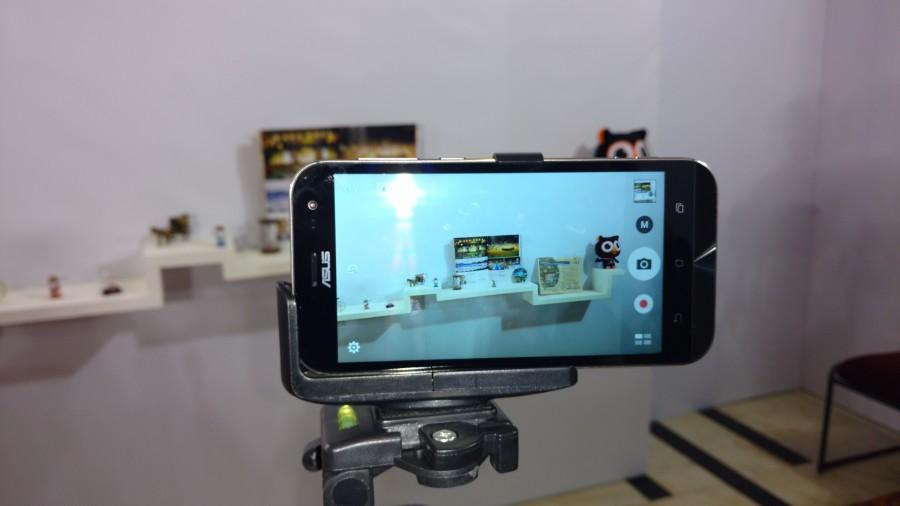 Asus Zenfone Zoom is claimed to be the world's slimmest smartphone to boast 3X Optical Zoom feature Asus Zenfone Zoom,Zenfone Zoom
