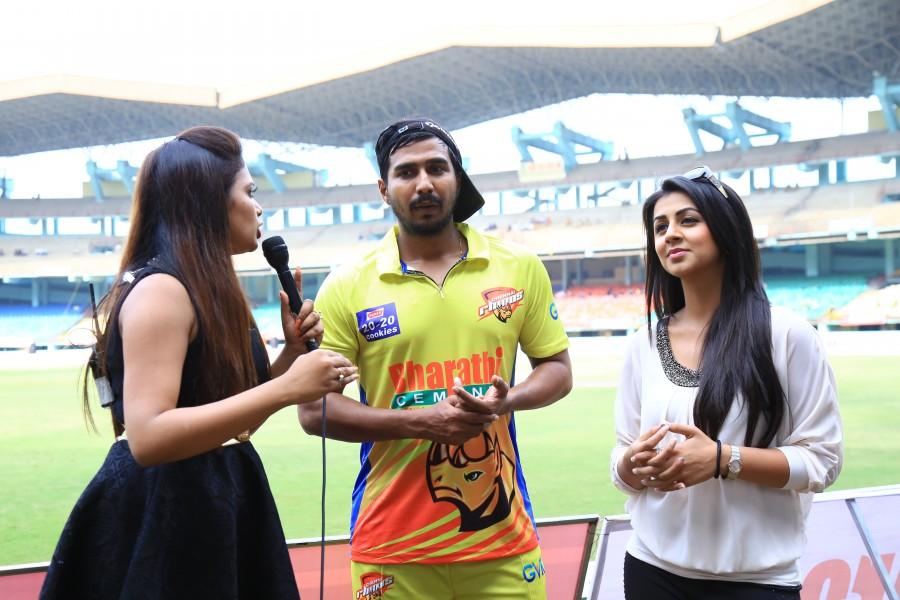 Telugu Warriors beats Chennai Rhinos by 8 wickets to reclaim the top spot in Group B points table Telugu Warriors Vs Chennai Rhinos,Telugu Warriors,Chennai Rhinos,telugu warriors vs chennai rhinos,Telugu Warriors beats Chennai Rhinos,CCL,CCL 6,Celebrity Cricket League,Celebrity Cricket League 2016