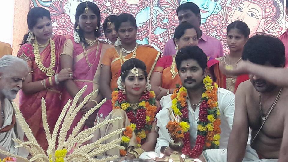 Actress Devika Madhavan (Sruthi Nair) and actor Aditya Anbu got married on 1 February in the presence of their close friends and family. Devika Madhavan,Devika Madhavan wedding,actress Sruthi Nair wedding,Aditya Anbu,Aditya Anbu wedding,Aditya Anbu weds Sruthi Nair,Aditya Anbu marries Devika Madhavan