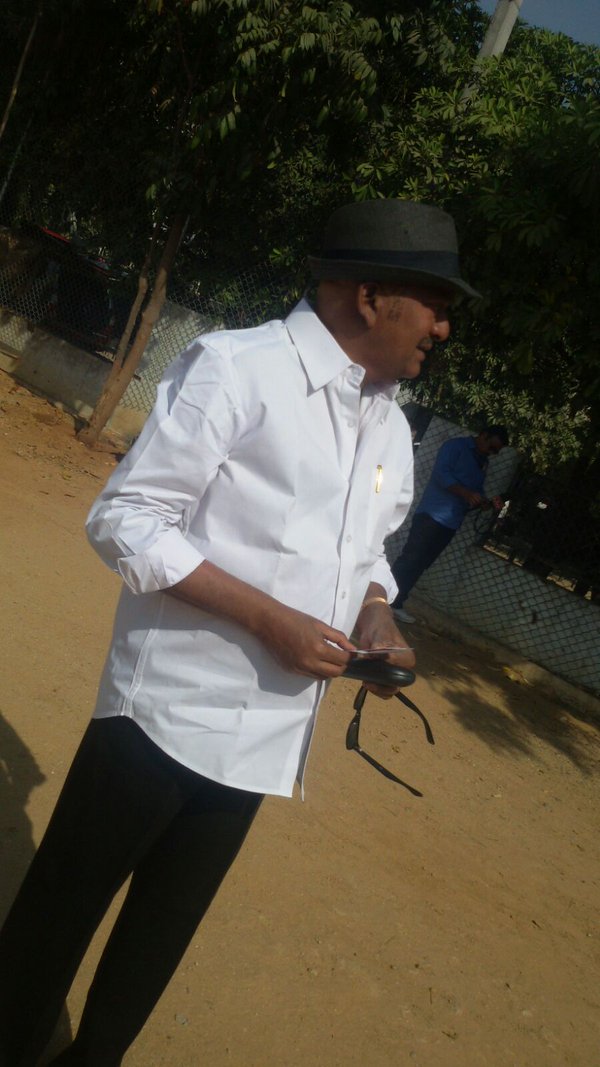 Greater Hyderabad Municipal Corporation (GHMC) Elections 2016. Celebs like Allu Arjun, Nagarjuna, Balakrishna and other cast their votes. GHMC Elections 2016,GHMC Elections,GHMC Elections 2016 live,celebs votes GHMC Elections,Allu Arjun,Nagarjuna,Balakrishna