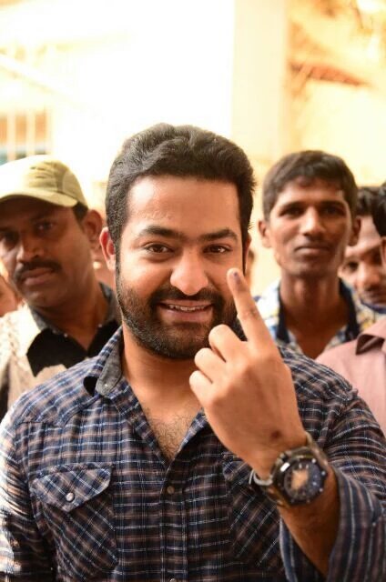 Greater Hyderabad Municipal Corporation (GHMC) Elections 2016. Celebs like Allu Arjun, Nagarjuna, Balakrishna and other cast their votes. GHMC Elections 2016,GHMC Elections,GHMC Elections 2016 live,celebs votes GHMC Elections,Allu Arjun,Nagarjuna,Balakrishna