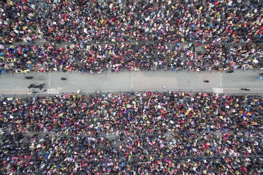 More than 50,000 passengers were stranded at China's Guangzhou railway station. 50,000 passengers,China railway station,Guangzhou railway station,Guangzhou,50000 passengers,China's Guangzhou railway station