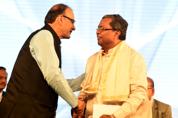 Arun Jately, Siddaramaiah at Invest Karnataka 2016 in Bengaluru. Invest Karnataka,Invest Karnataka 2016,Arun Jately,Siddaramaiah,Arun Jately and Siddaramaiah,Ratan Tata