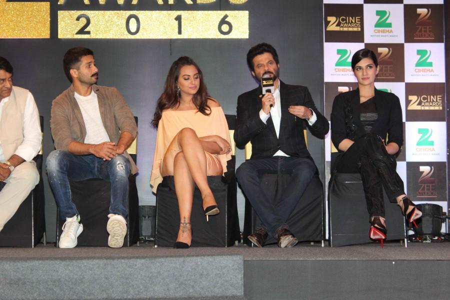 Photos of Press Conference of ZEE Cine Awards 2016. Anil Kapoor, Shahid Kapoor, Sonakshi Sinha, Kriti Sanon and others graced the event. ZEE Cine Awards 2016 Press Conference,ZEE Cine Awards 2016,Anil Kapoor,Shahid Kapoor,Sonakshi Sinha,Kriti Sanon,ZEE Cine Awards,ZEE Cine