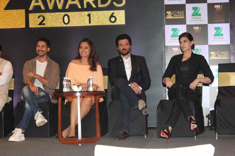 Photos of Press Conference of ZEE Cine Awards 2016. Anil Kapoor, Shahid Kapoor, Sonakshi Sinha, Kriti Sanon and others graced the event. ZEE Cine Awards 2016 Press Conference,ZEE Cine Awards 2016,Anil Kapoor,Shahid Kapoor,Sonakshi Sinha,Kriti Sanon,ZEE Cine Awards,ZEE Cine