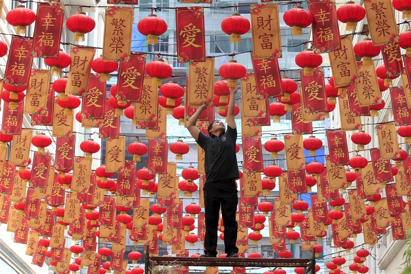 Millions of people prepare to celebrate Chinese Lunar New Year of the monkey in spectacular style. Chinese new year,Lunar New Year,Lunar New Year celebrations,Spring Festival,China,year of the monkey,year of the fire monkey,Chinese Lunar New Year 2016 Celebrations,Chinese New Year 2016,Chinese New Year 2016 Celebrations,Chinese New Year 2016 Celebratio